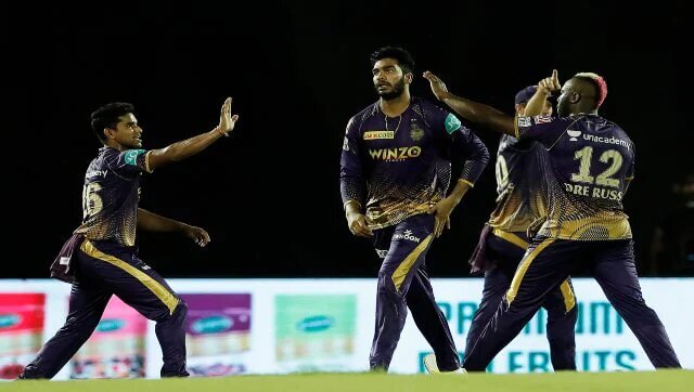  IPL 2022 KKR players are celebrating the point.